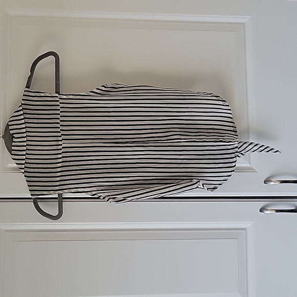 Foreign Exchange sheer sleeveless blouse w/ front tie white and black stripes S - Picture 3 of 4